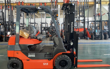 Xe Nâng Toyota Điện – Nhật Bản